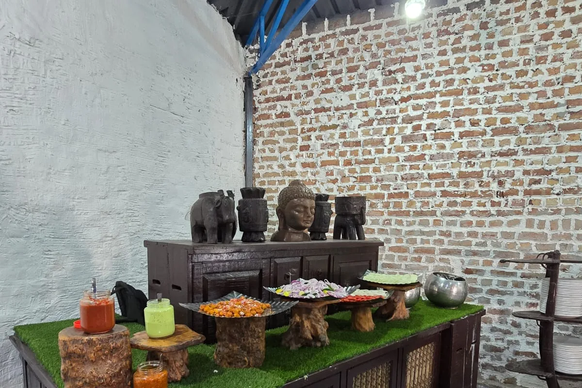 Food counter with buffet arrangements at Wildvadi Theme Park
